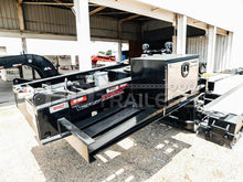 Load image into Gallery viewer, Kalyn Siebert VersaMAXX 50 Ton (Bus Trailer) Hydraulic Neck RGN