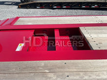 Load image into Gallery viewer, Fontaine 55 Ton Hydraulic Neck w/ Wheel Covers & Accent Package